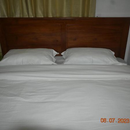 Four-G Home Stay & Komodo Tour Labuan Bajo Exterior foto