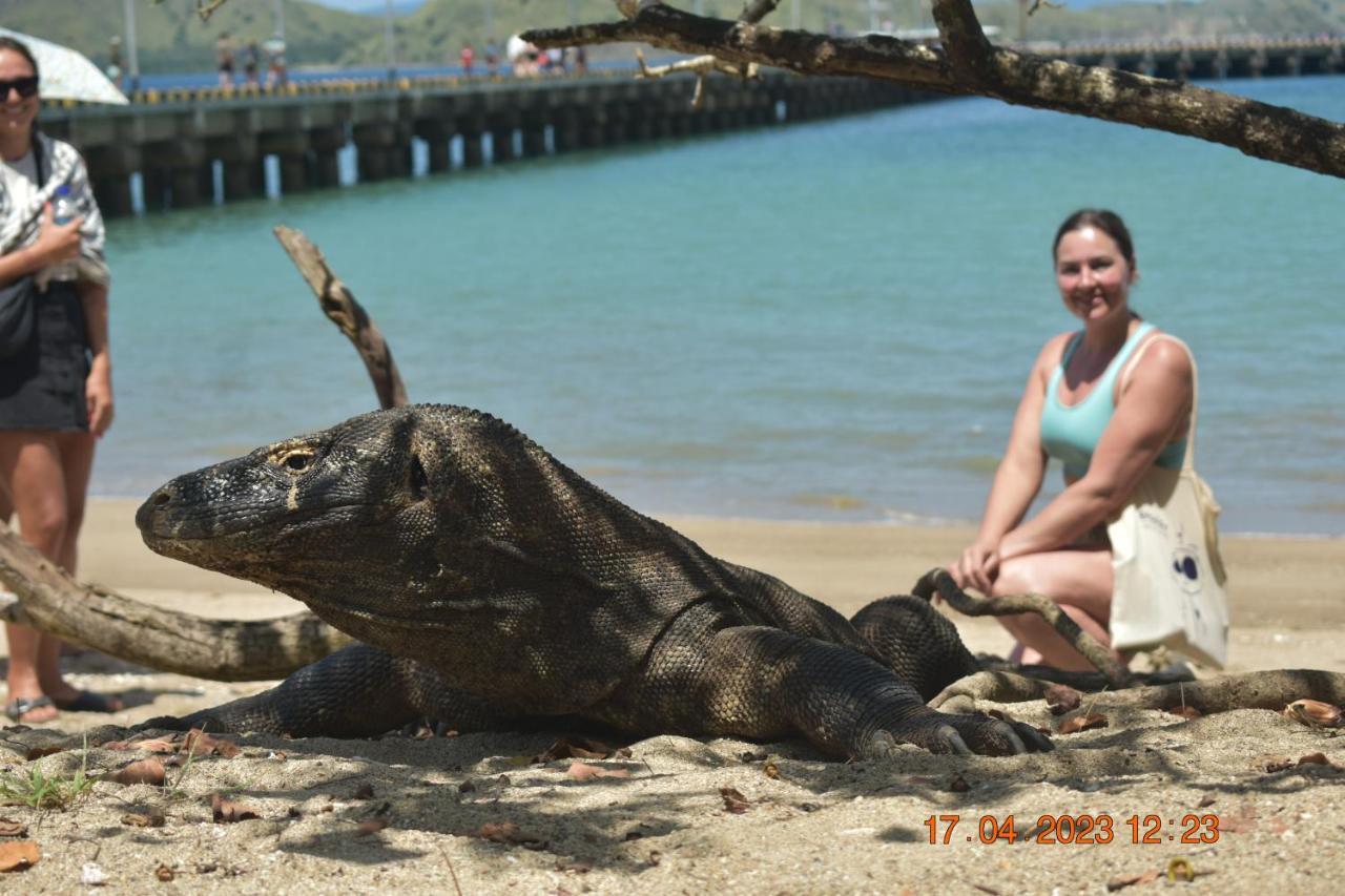 Four-G Home Stay & Komodo Tour Labuan Bajo Exterior foto
