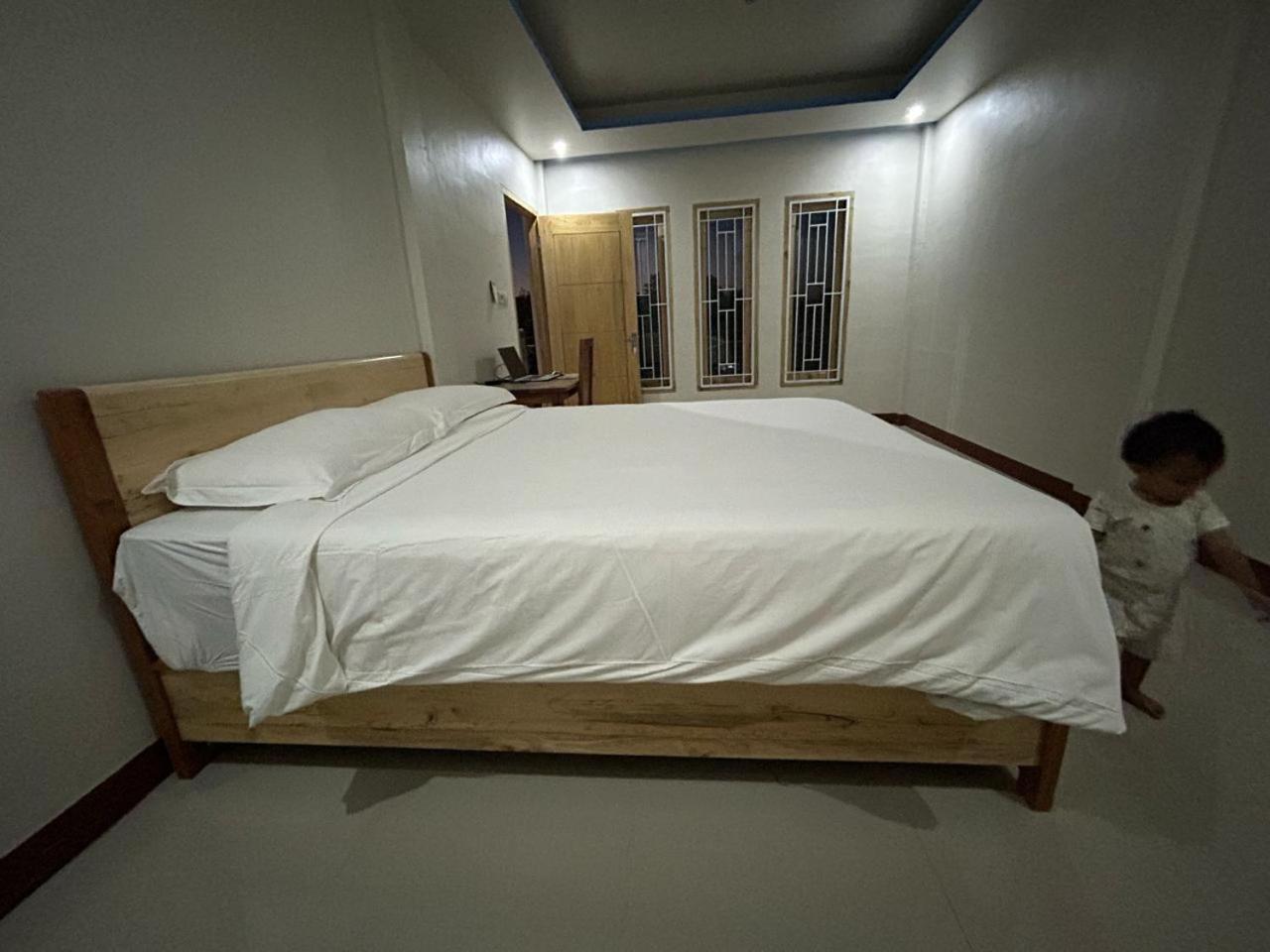 Four-G Home Stay & Komodo Tour Labuan Bajo Exterior foto