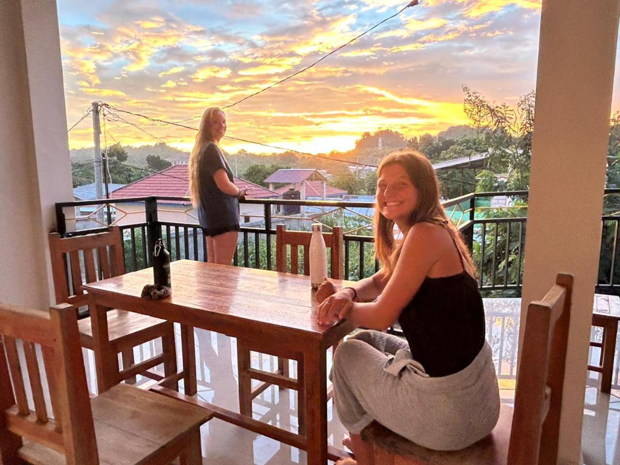 Four-G Home Stay & Komodo Tour Labuan Bajo Exterior foto